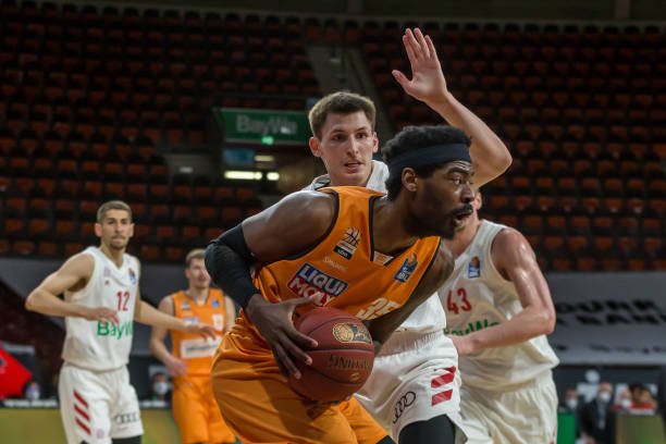 签下了一位 签下了一位